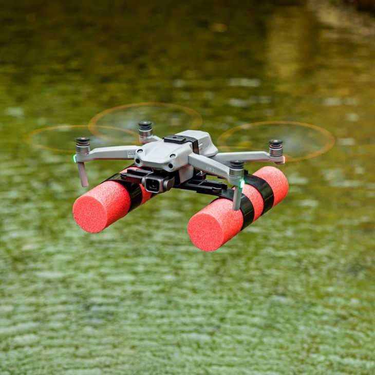 Tren pentru aterizarea pe apa marca STARTRC destinat dronelor DJI Air 2/Air 2S echipat cu conector superior pentru camera GoPro