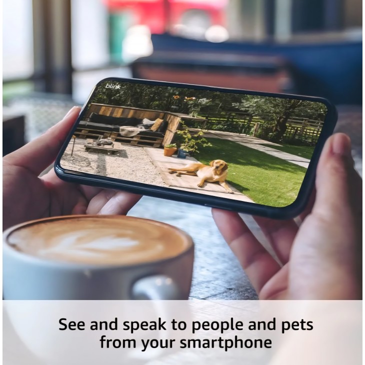 Camera de supraveghere wireless Blink Outdoor 4, rezolutie 1080p HD, viziune nocturna infrarosu, comunicare bidirectionala, autonomie pana la 2 ani, rezistenta la intemperii