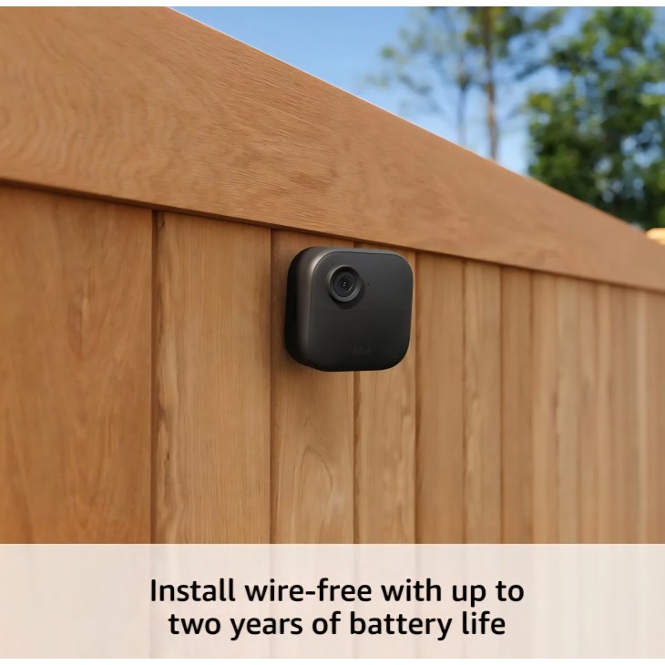 Camera de supraveghere wireless Blink Outdoor 4, rezolutie 1080p HD, viziune nocturna infrarosu, comunicare bidirectionala, autonomie pana la 2 ani, rezistenta la intemperii
