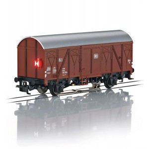 Vagon marfă acoperit Märklin Start up 4411 cu lanternă de capăt, pentru seturi feroviare model