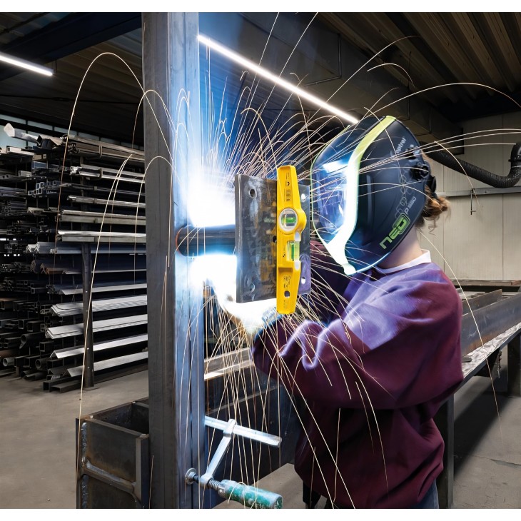 Nivela magnetica tip torpedo 25 cm STABILA Type 81 S REM, profil aluminiu turnat, magneti puternici Rare Earth, 1 fiola orizontala + 1 verticala