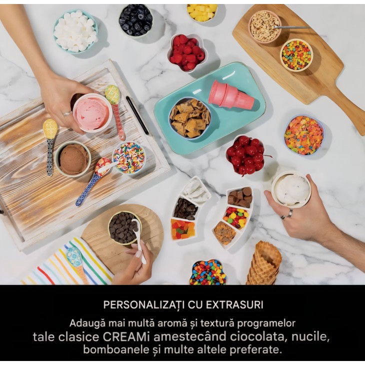 Aparat de înghețată Ninja CREAMi Scoop & Swirl NC701EU, 2 recipiente incluse, 13 funcții, pentru înghețată, soft ice cream, gelato, sorbet, milkshake și altele, funcție Mix-In, argintiu platinum, termen livrare 7-8 zile