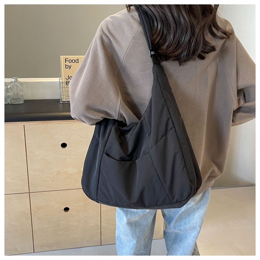 Geanta casual de umar, TAIKESEN LADY W-1, moderna, material textil, incapatoare, neagra